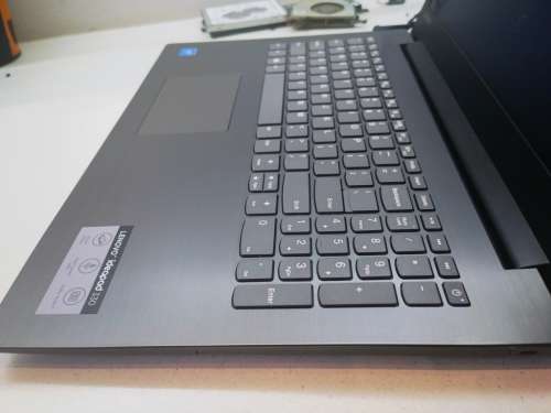 1ST BID TAKES!*BRAND NEW,BOXED*STUNNING 8th GEN*LENOVO 330*N4000*4GB*500GB*