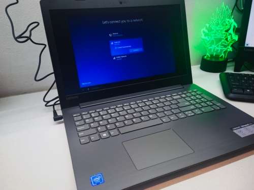 1ST BID TAKES!*BRAND NEW,BOXED*STUNNING 8th GEN*LENOVO 330*N4000*4GB*500GB*