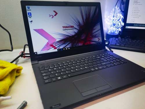 VERY FAST!*Performance Engineered*TOSHIBA TECRA C50*i5-BLACK-4210U*8GB*256GB SSD*HD*DVD