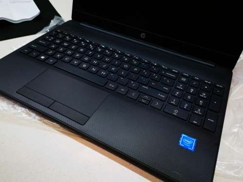 BRAND NEW*10/10 CONDITION-HP NOTEBOOK 15-N4020-9TH GEN*4GB DDR4*500GB HDD*WARRANTY