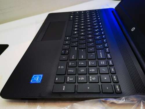 BRAND NEW*10/10 CONDITION-HP NOTEBOOK 15-N4020-9TH GEN*4GB DDR4*500GB HDD*WARRANTY