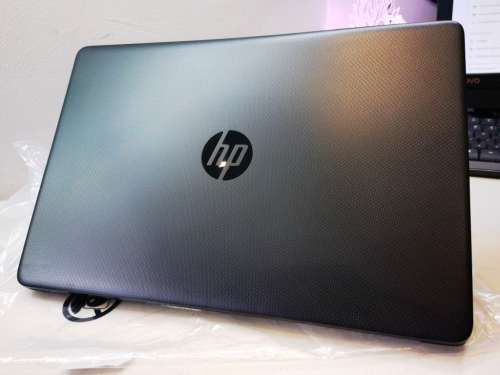 BRAND NEW*10/10 CONDITION-HP NOTEBOOK 15-N4020-9TH GEN*4GB DDR4*500GB HDD*WARRANTY