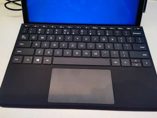 BEAUTIFUL!*Microsoft Surface GO 2*m3-8100Y*8GB DDR4*128GB SSD*TOUCHSCREEN*LTE*FHD*UHD615