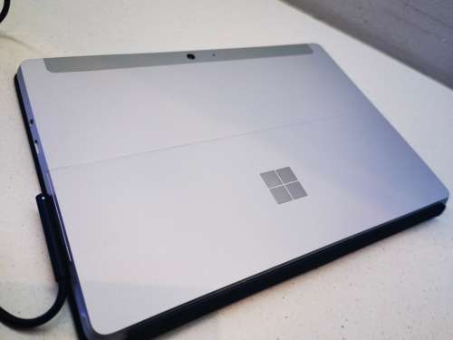 BEAUTIFUL!*Microsoft Surface GO 2*m3-8100Y*8GB DDR4*128GB SSD*TOUCHSCREEN*LTE*FHD*UHD615