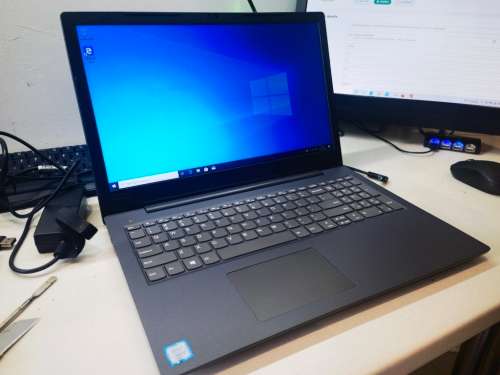 *8TH GEN*LENOVO V330*i5-8250U*FHD*8GB DDR4*500GB SSHD*UHD 620 GRAPHICS*