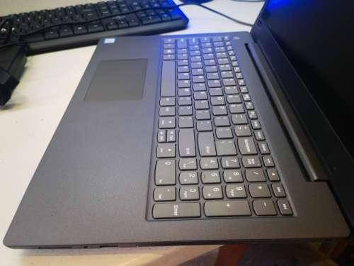 *8TH GEN*LENOVO V330*i5-8250U*FHD*8GB DDR4*500GB SSHD*UHD 620 GRAPHICS*