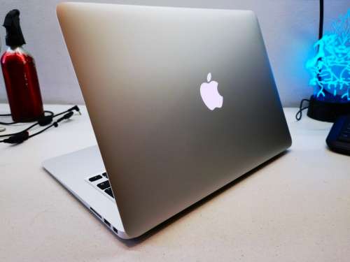 INCREDIBLE!!*ULTIMATE 2017 APPLE MACBOOK AIR i5*128GB SSD*8GB RAM*HD 6000*