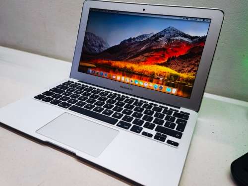 *Excellent*Apple Macbook Air*EARLY 2014*4GB RAM*128GB SSD*BACKLIT*