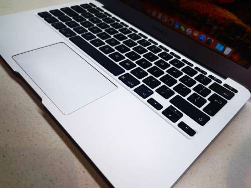 *Excellent*Apple Macbook Air*EARLY 2014*4GB RAM*128GB SSD*BACKLIT*