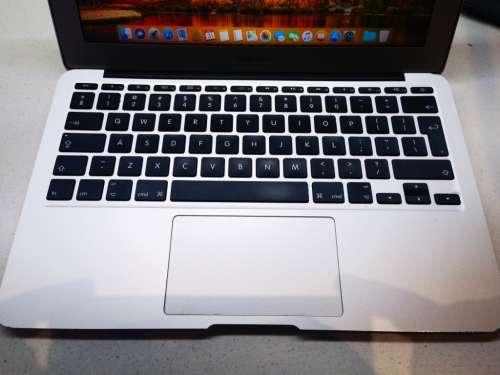 *Excellent*Apple Macbook Air*EARLY 2014*4GB RAM*128GB SSD*BACKLIT*