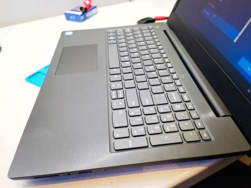 VERY FAST!*HIGH SPEC!*LENOVO V130*i3-7020U*8GB DDR4*128GB NVME SSD*1000GB HDD*DVD*HD*