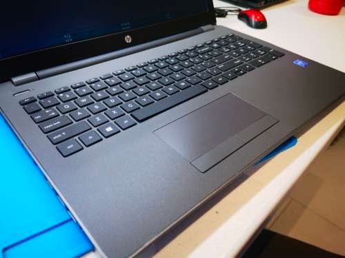 FAST!*LATEST DESIGN*HP NOTEBOOK 15*N4000*8GB RAM*256GB SSD*UHD GRAPHICS