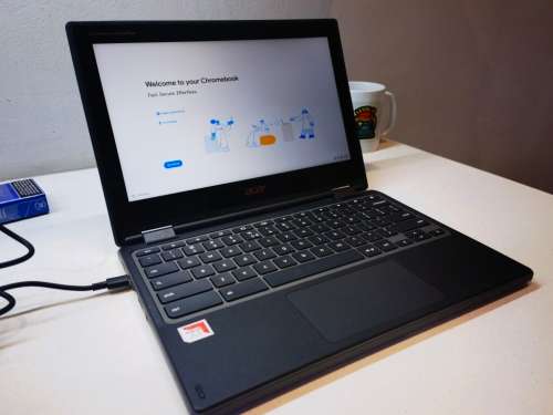 *ACER CHROMEBOOK R721T*360* FLIP*FULL TOUCHSCREEN*HDR WEBCAM*AMD A4-9120C*RADEON R4*4GB RAM*32GB SSD
