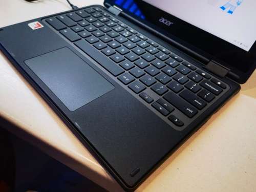 *ACER CHROMEBOOK R721T*360* FLIP*FULL TOUCHSCREEN*HDR WEBCAM*AMD A4-9120C*RADEON R4*4GB RAM*32GB SSD