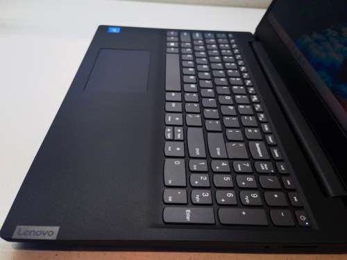*STUNNING 8th GEN*LENOVO S145*N4000*8GB*500GB*UHD 600 GRAPHICS*5 MONTHS WARRANTY