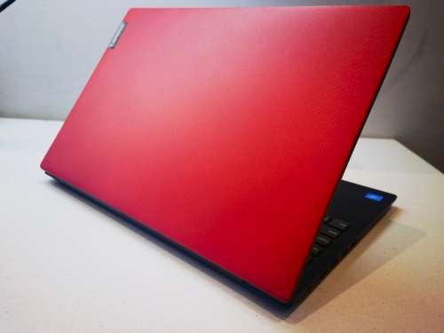 *STUNNING 8th GEN*LENOVO S145*N4000*8GB*500GB*UHD 600 GRAPHICS*5 MONTHS WARRANTY
