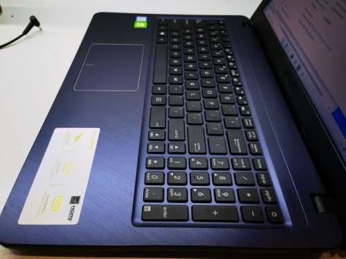 *GRAPHIC DESIGN/CAD/GAMING*ASUS X543UA*i5-6200u*8GB*HD*240GB SSD*NVIDIA MX110*