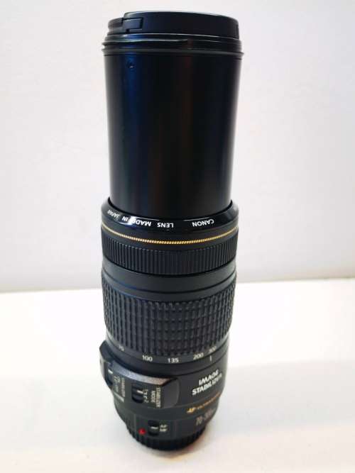 MACRO*CANON ULTRASONIC 70-300MM 1:4-5.6 IS USM*1.5M/4.9FT*