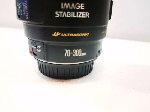 MACRO*CANON ULTRASONIC 70-300MM 1:4-5.6 IS USM*1.5M/4.9FT*