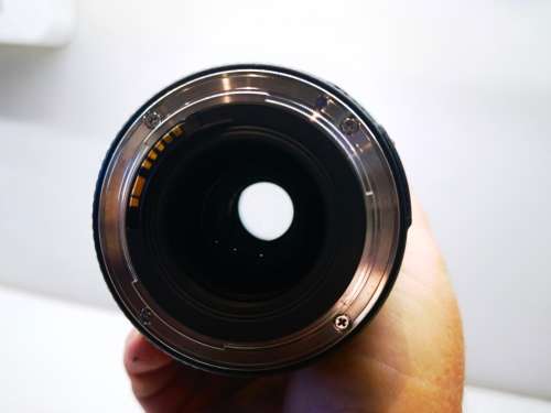MACRO*CANON ULTRASONIC 70-300MM 1:4-5.6 IS USM*1.5M/4.9FT*