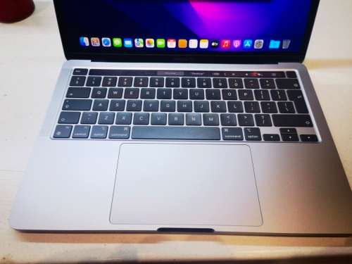 1ST BID TAKE*Do not miss*2020 MACBOOK PRO TOUCHBAR*CORE i5*8GB RAM*512GB NVME SSD*RETINA2560X1600*M1