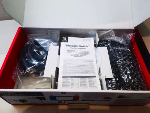 BOXED!*AS NEW!*NINTENDO SWITCH GAMING CONSOLE*PLUS GAME