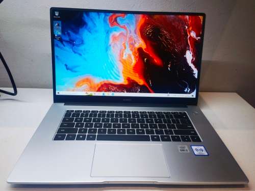 HUAWEI MATEBOOK D 15*i3-10110U*8GB DDR4*256GB SSD*FHD*IPS*UHD GRAPHICS