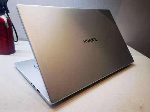 HUAWEI MATEBOOK D 15*i3-10110U*8GB DDR4*256GB SSD*FHD*IPS*UHD GRAPHICS