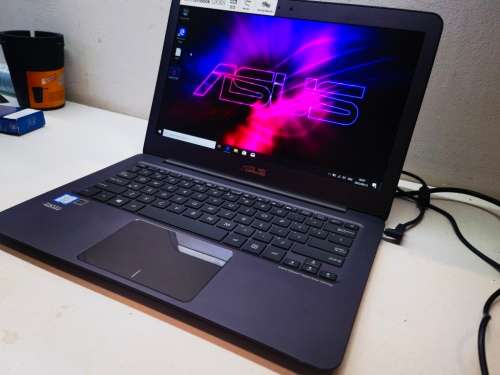 *EXTREME PERFORMANCE*ASUS ZENBOOK UX305U*i7-6500u*8GB RAM*FHD*256GB SSD*