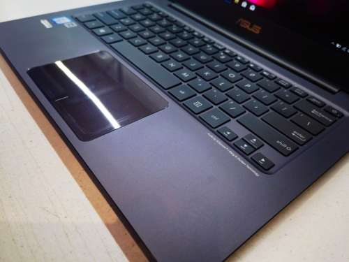 *EXTREME PERFORMANCE*ASUS ZENBOOK UX305U*i7-6500u*8GB RAM*FHD*256GB SSD*