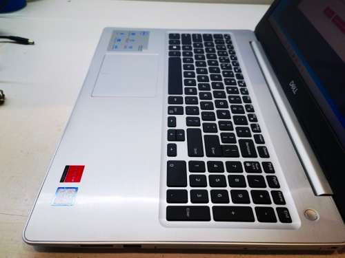 1st bid!*GRAPHIC DESIGN/CAD*DELL INSPIRON 5570*i5-8250u*8GB*1000GB HDD*RADEON 530 4GB*ADRENILIN 2020