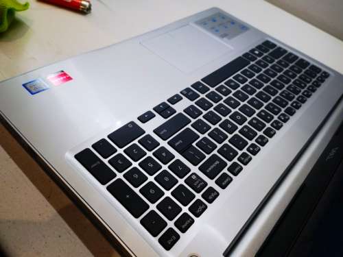 1st bid!*GRAPHIC DESIGN/CAD*DELL INSPIRON 5570*i5-8250u*8GB*1000GB HDD*RADEON 530 4GB*ADRENILIN 2020