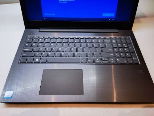 BEAST!*VERY HIGH SPEC!*LENOVO V330*i5-8250U*FHD*8GB DDR4*256GB SSD*UHD 620 GRAPHICS*