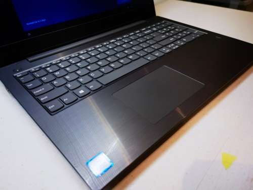 BEAST!*VERY HIGH SPEC!*LENOVO V330*i5-8250U*FHD*8GB DDR4*256GB SSD*UHD 620 GRAPHICS*