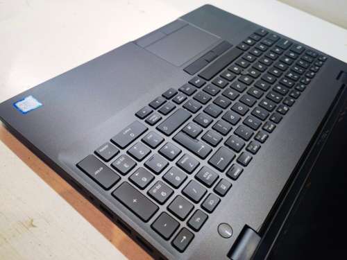 BEAST!*Graphic Design/Engineering*DELL PRECISION 3540*i7-8565U*16GB RAM*512GB SSD*AMD FIREPRO*FHD