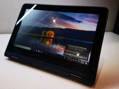 FREE DELIVERY!*AS NEW!*fast!*LENOVO THINKPAD YOGA 11e*m3-7Y30*8GB RAM*256GB SSD*IPS TOUCHSCREEN*FLIP