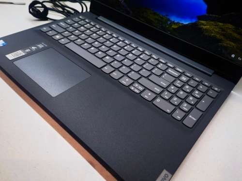 *STUNNING 8th GEN*LENOVO S145*N4000*8GB DDR4*500GB*UHD 600 GRAPHICS*