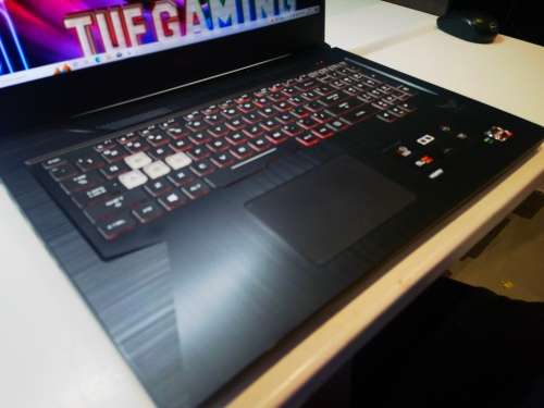 Gaming Beast!*ASUS TUF FX705DT*RYZEN 7-3750H*16GB RAM*256GB SSD*1TB HDD*FHD*GTX1650*RGB*