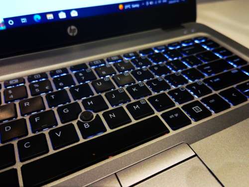 HIGH SPEC!*VERY FAST!*HP ELITEBOOK 840 G4*i5-7200U*8GB*500GB HDD*HD*HD 620*BACKLIT