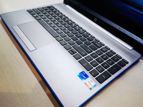 11TH GEN BEAST!*AS NEW!*HP NOTEBOOK 15*i5-1135G7*8GB DDR4*512GB SSD*1TB HDD*WARRANTY*FHD*