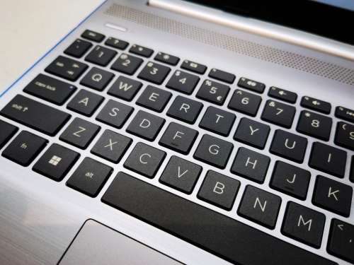11TH GEN BEAST!*AS NEW!*HP NOTEBOOK 15*i5-1135G7*8GB DDR4*512GB SSD*1TB HDD*WARRANTY*FHD*