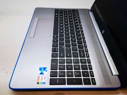 11TH GEN BEAST!*AS NEW!*HP NOTEBOOK 15*i5-1135G7*8GB DDR4*512GB SSD*1TB HDD*WARRANTY*FHD*