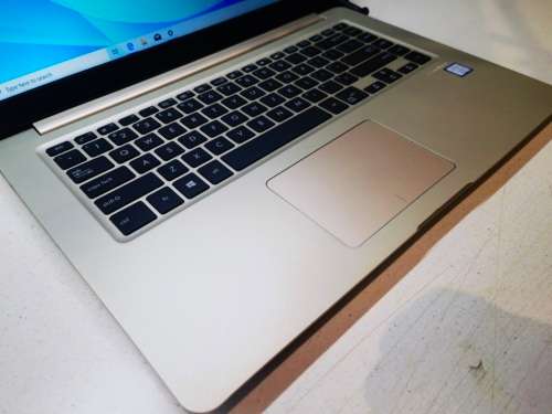 BEAUTIFUL*HIGH SPEC*ASUS VIVOBOOK S510UA*i5-8250u*HD*1000GB SSHD*8GB RAM*UHD 620 GRAPHICS