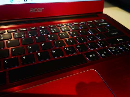 VERY FAST!*HIGH SPEC!*BEAUTY*ACER SWIFT 3*i5-8265U*IPS FHD*8GB RAM*256GB SSD*NVIDIA MX150*