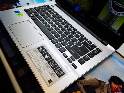BEAST specs!*V RANGE*TOUCHSCREEN*ACER ASPIRE V3*i7-4510U*NVIDIA 840M*8GB RAM*256GB SSD