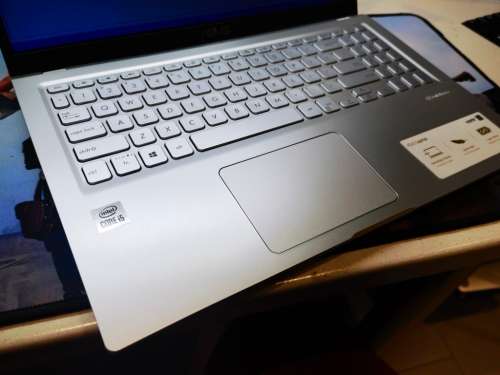 AS NEW!*VERY FAST!*10TH GEN!*ASUS VIVOBOOK X515JA*i5-1035G1*8GB DDR4*256GB SSD*BACKLIT