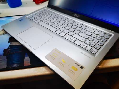 AS NEW!*VERY FAST!*10TH GEN!*ASUS VIVOBOOK X515JA*i5-1035G1*8GB DDR4*256GB SSD*BACKLIT
