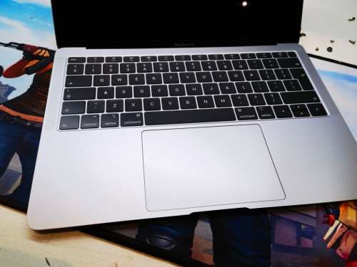 *DO NOT MISS!*13`2019 MACBOOK AIR TRUE TONE*8TH GEN*i5-8210Y*8GB RAM*256GB SSD*235 CYCLES