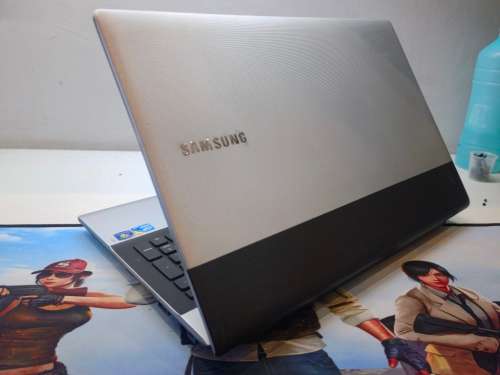 OFFICE SPEC!*SAMSUNG RV511*i3-M380*4GB DDR3*320GB HDD*DVD*WINDOWS 7