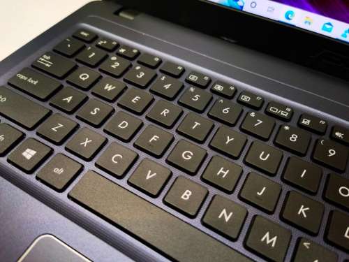 ASUS X543M-i3-7100-8GB-256gb ssd-HD GRAPHICS